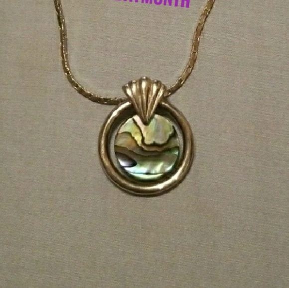 Jewelry - Silver black mother of pearl dainty necklace